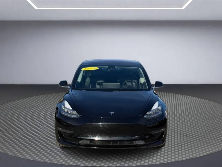 2018 Tesla Model 3 Long Range photo 1