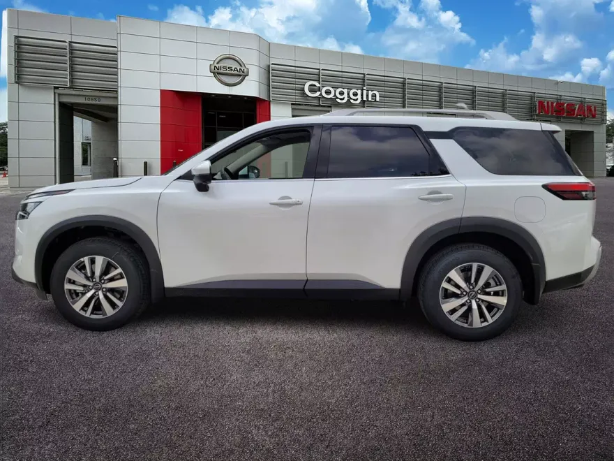 2025 Nissan Pathfinder SL photo 1