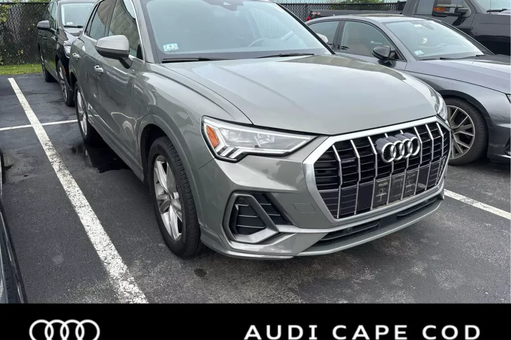 2020 Audi Q3 S line Premium Plus photo 1