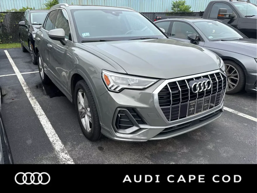 2020 Audi Q3 S line Premium Plus photo 1