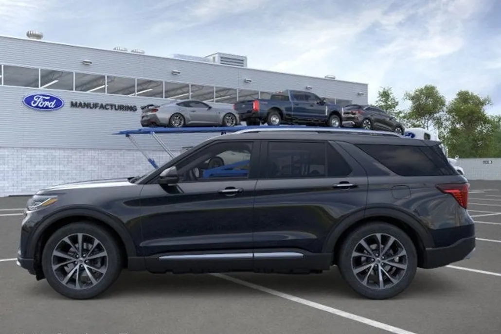 2025 Ford Explorer Platinum photo 1