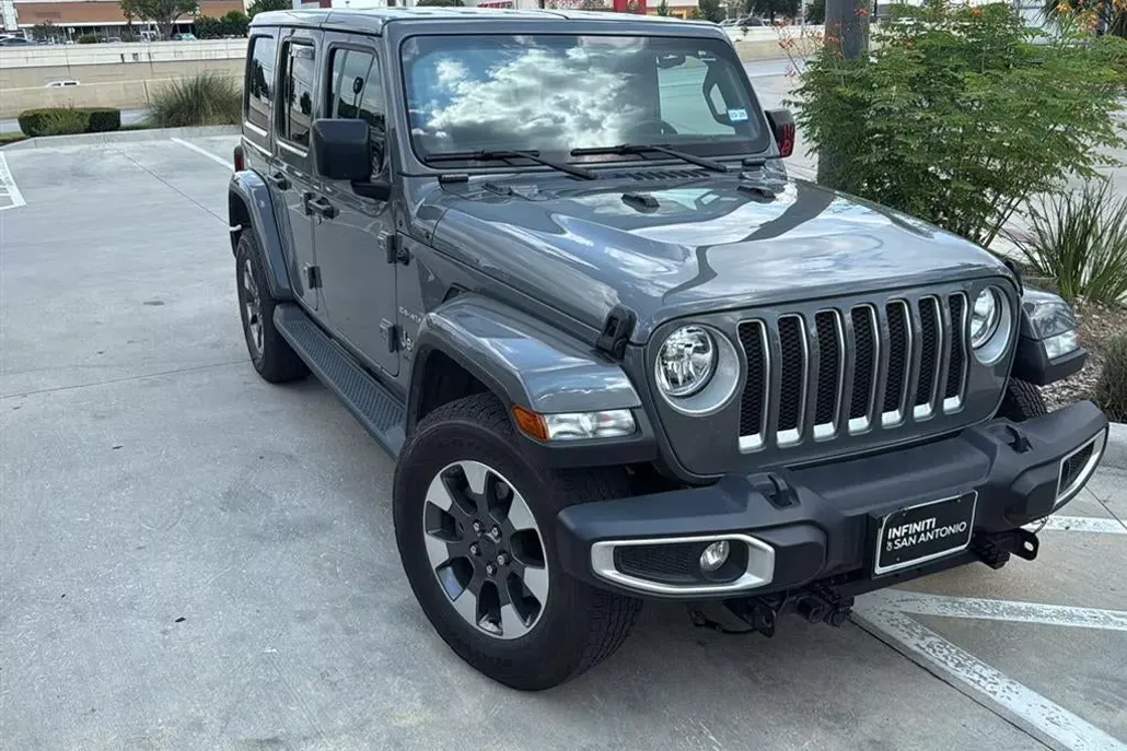 2022 Jeep Wrangler Unlimited Sahara photo 1