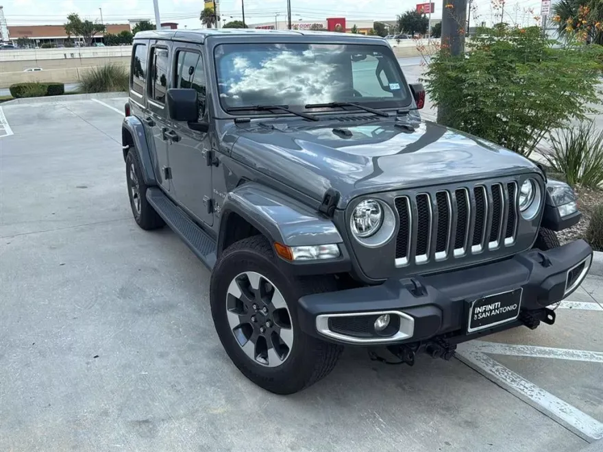 2022 Jeep Wrangler Unlimited Sahara photo 1