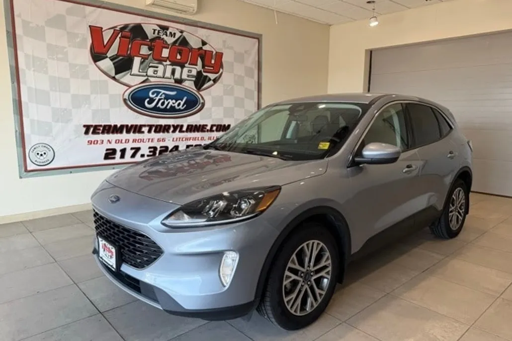 2022 Ford Escape Hybrid SEL photo 1