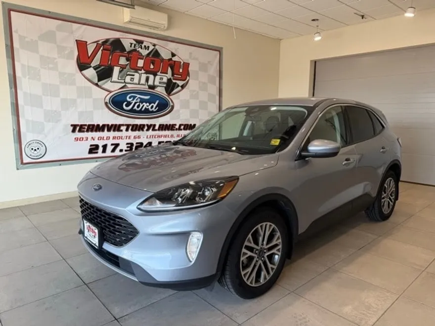 2022 Ford Escape Hybrid SEL photo 1