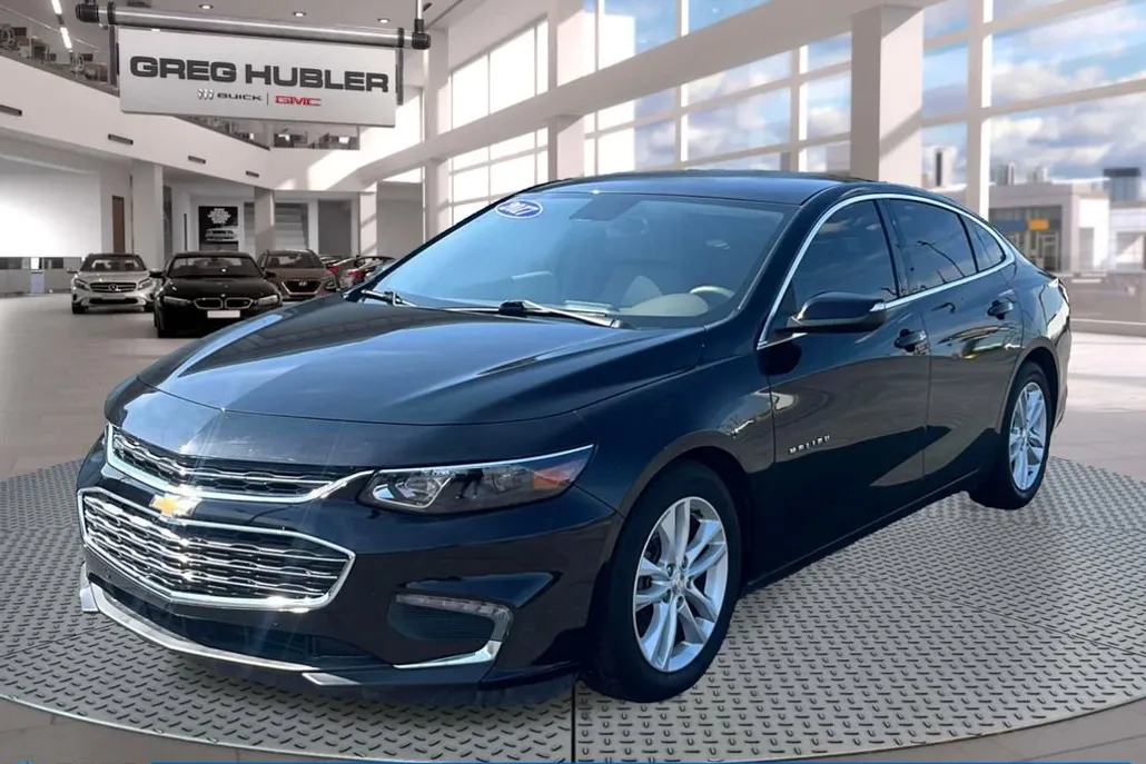 2017 Chevrolet Malibu Hybrid photo 1