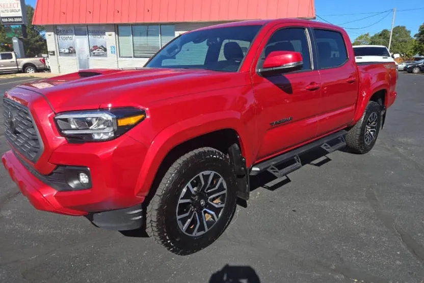 2022 Toyota Tacoma TRD Off-Road photo 1
