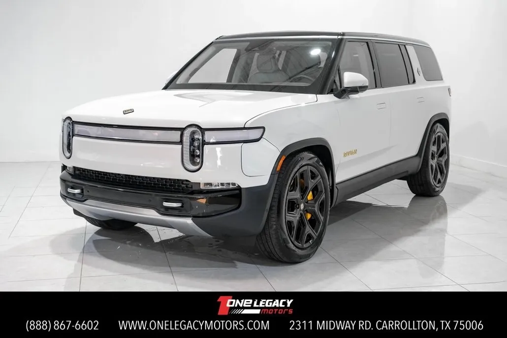 2024 Rivian R1S Launch Edition photo 1