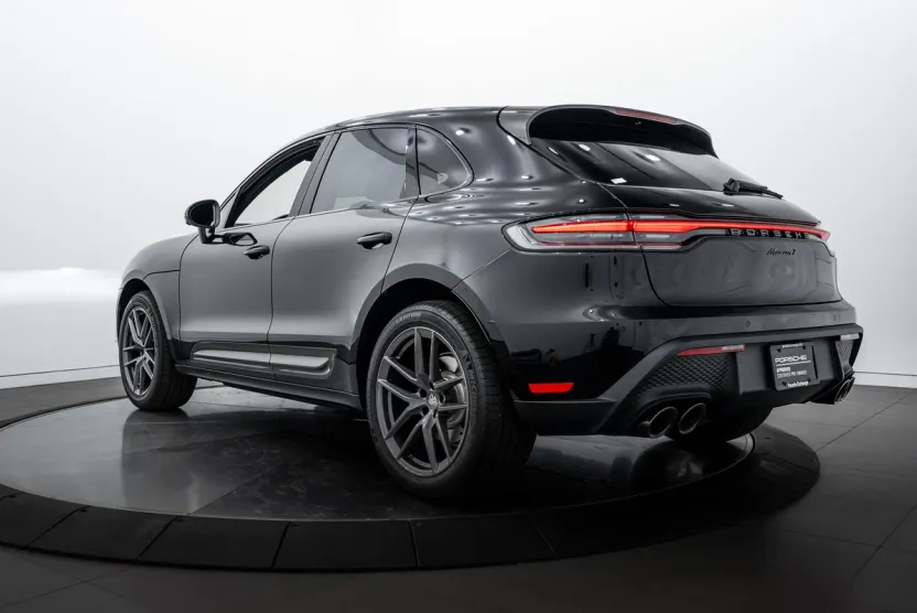 2025 Porsche Macan T photo 1