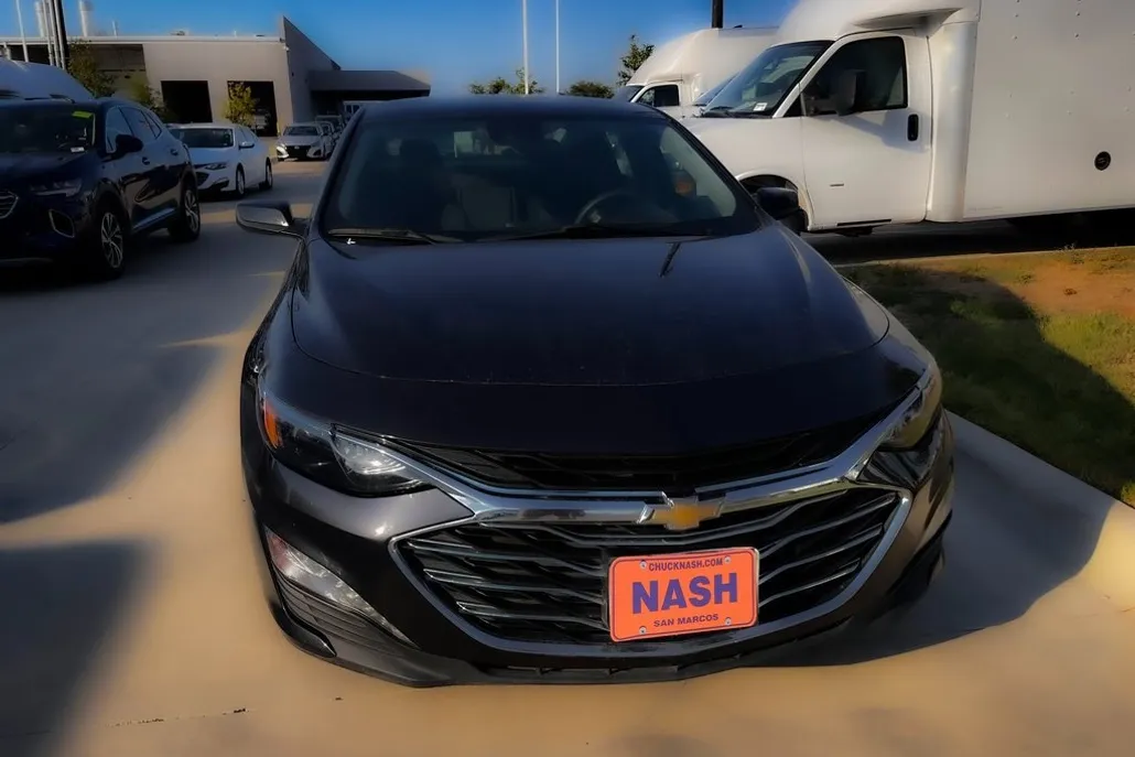 2023 Chevrolet Malibu 1LT photo 1