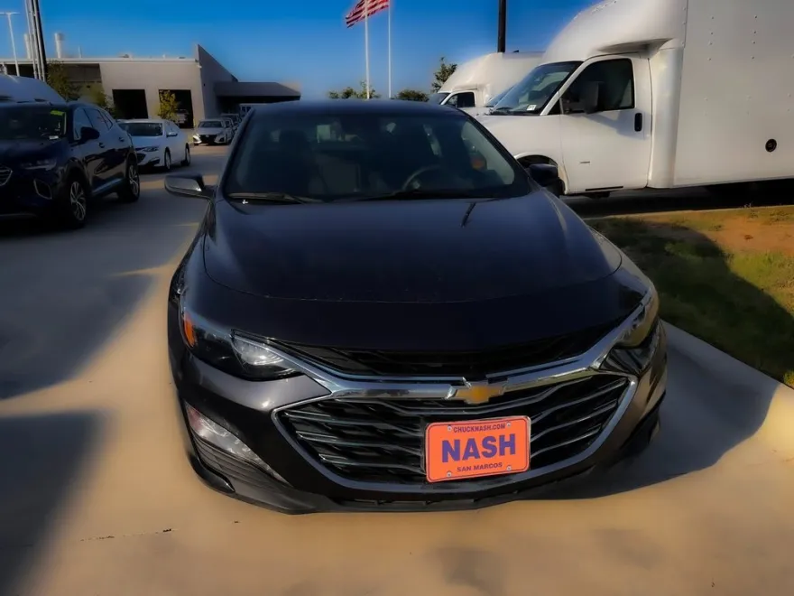 2023 Chevrolet Malibu 1LT photo 1