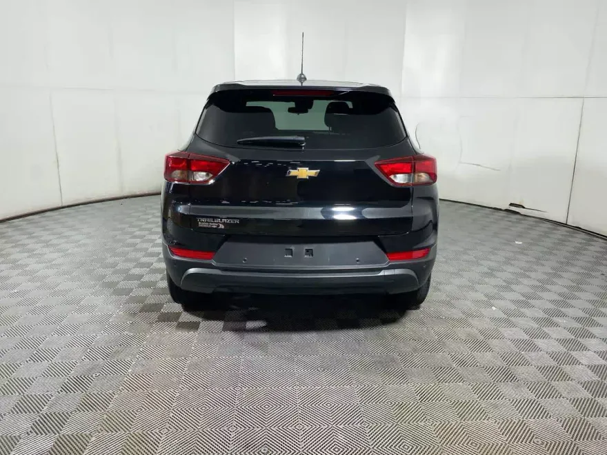 2024 Chevrolet Trailblazer LS photo 1