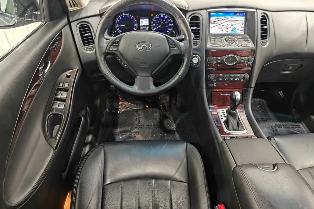 2017 Infiniti QX50 Base photo 1