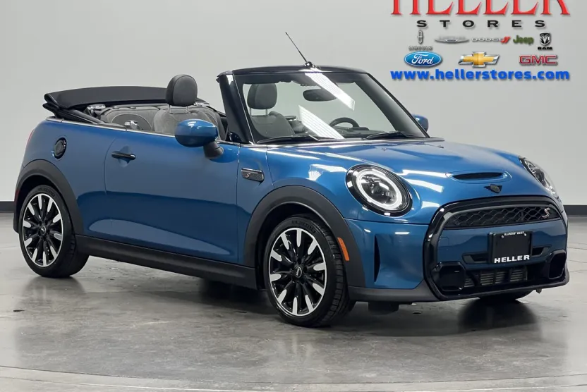 2023 Mini Cooper Convertible S photo 1