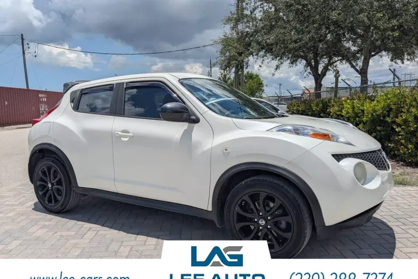 2013 Nissan Juke S photo 1