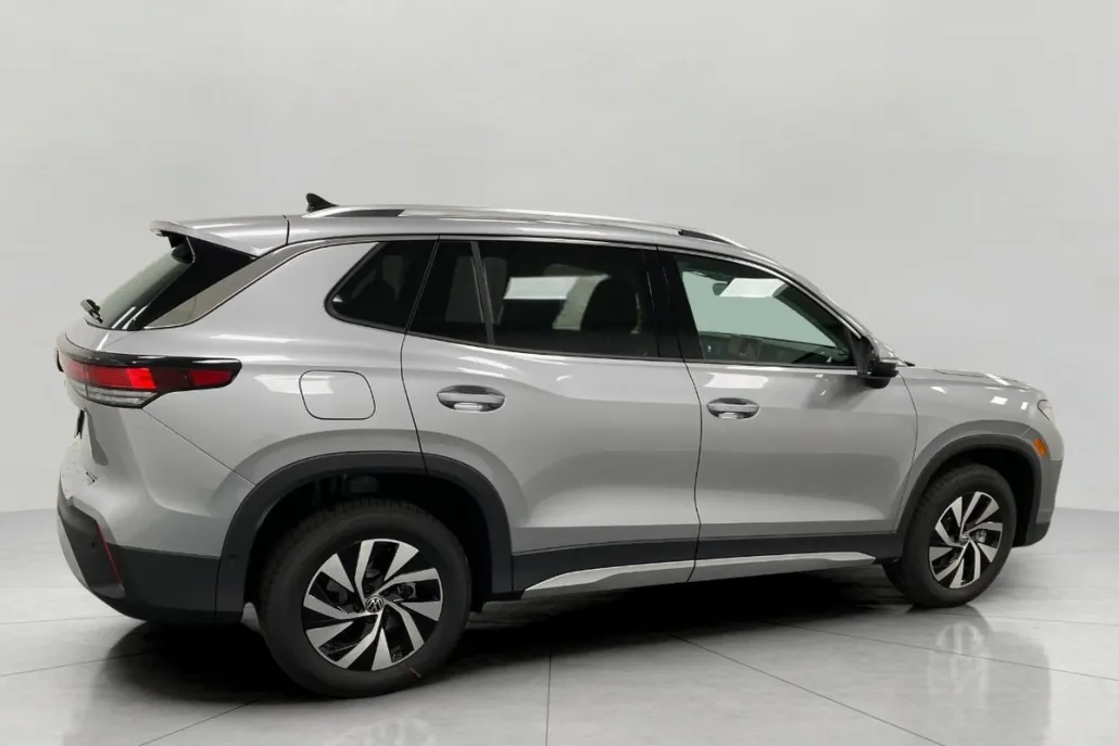 2025 Volkswagen Tiguan S photo 1