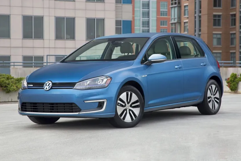 2016 Volkswagen e-Golf SE photo 1