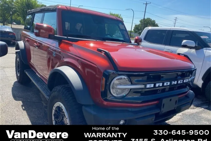 2022 Ford Bronco Outer Banks photo 1