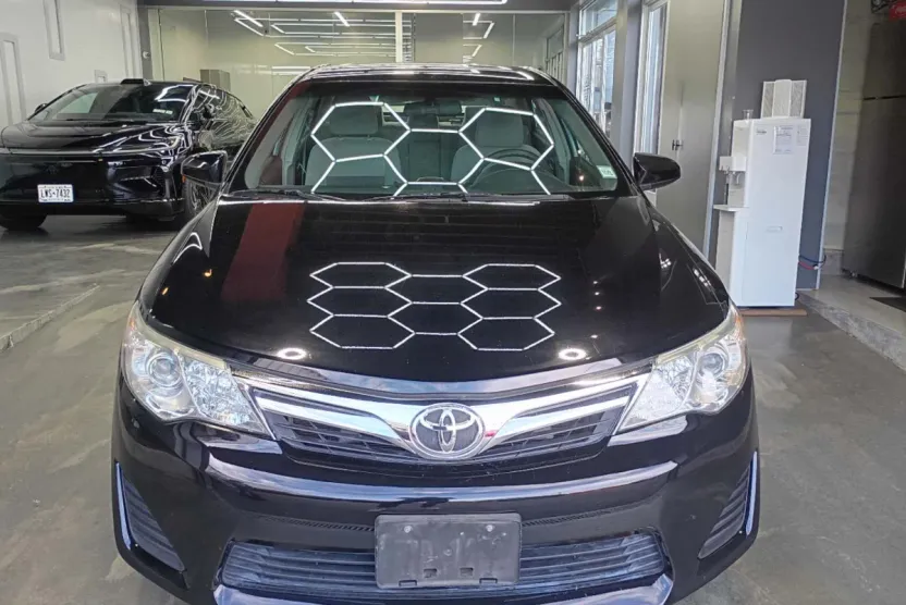 2012 Toyota Camry LE photo 1