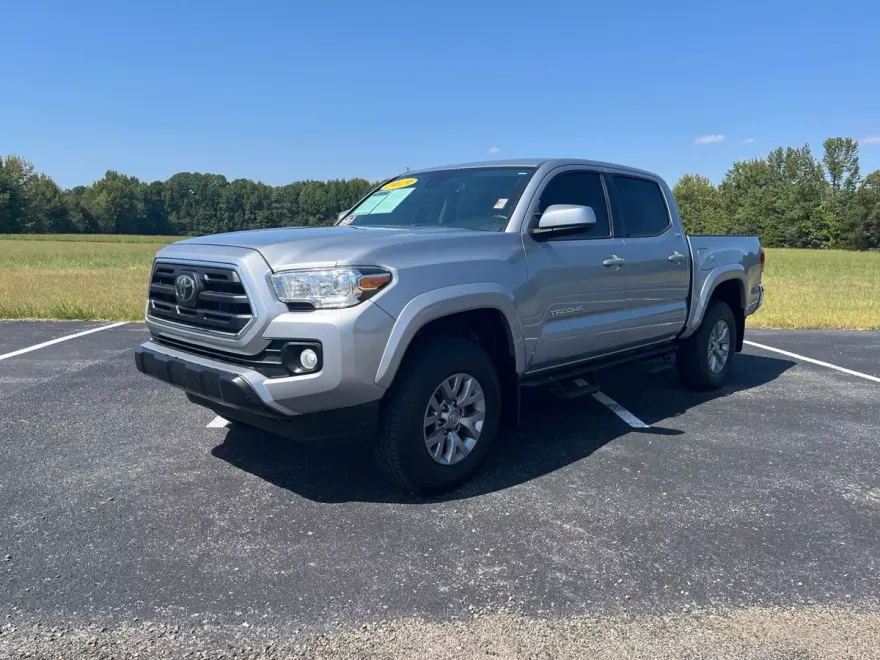 2019 Toyota Tacoma SR5 V6 photo 1