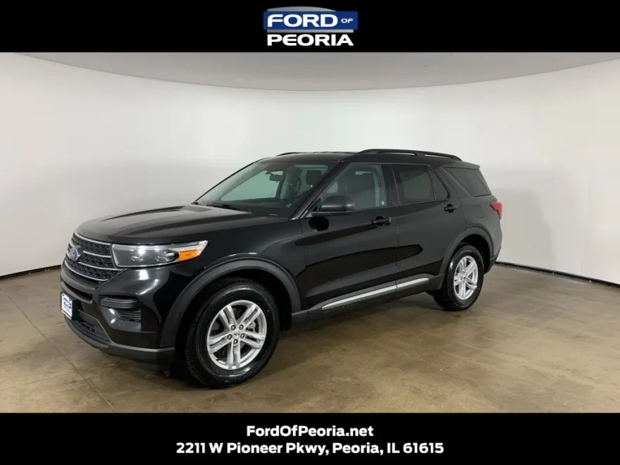 2023 Ford Explorer XLT photo 1