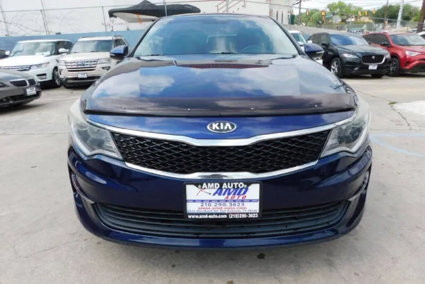 2017 Kia Optima LX photo 1