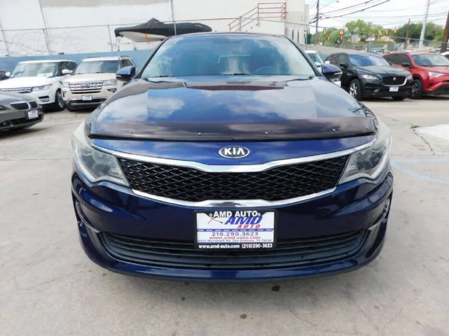 2017 Kia Optima LX photo 1