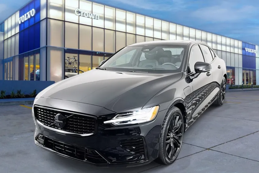 2024 Volvo S60 T8 Ultimate Black Edition photo 1