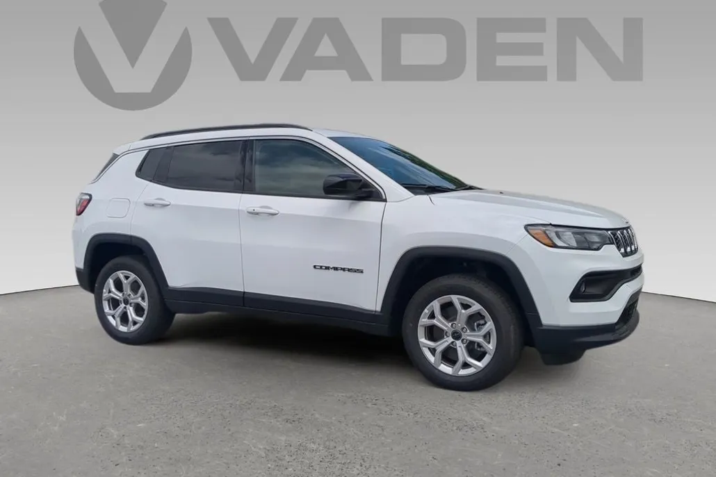 2025 Jeep Compass Latitude photo 1