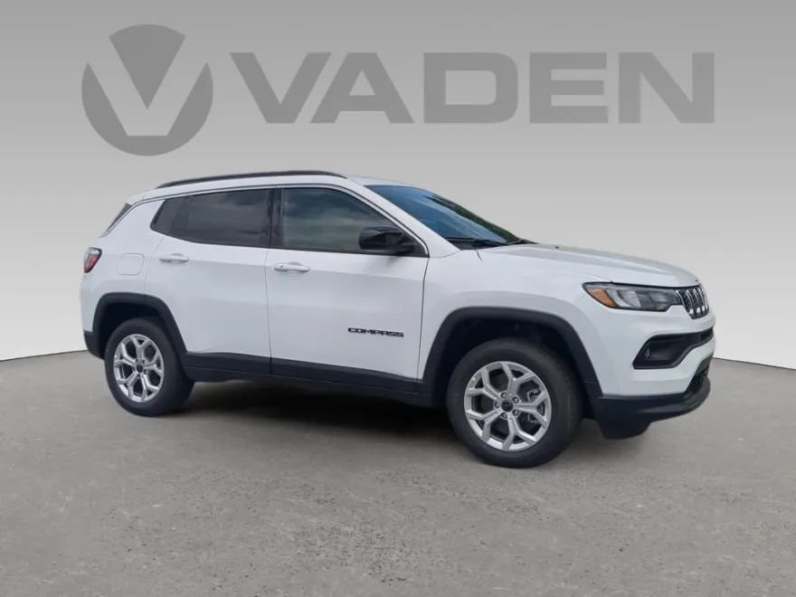 2025 Jeep Compass Latitude photo 1