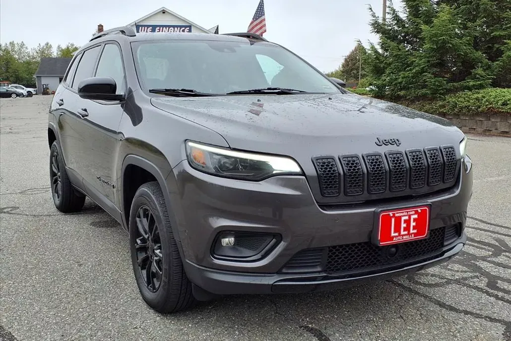 2023 Jeep Cherokee Altitude photo 1