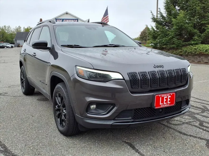 2023 Jeep Cherokee Altitude photo 1