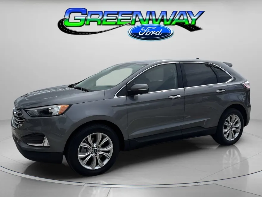 2022 Ford Edge Titanium photo 1