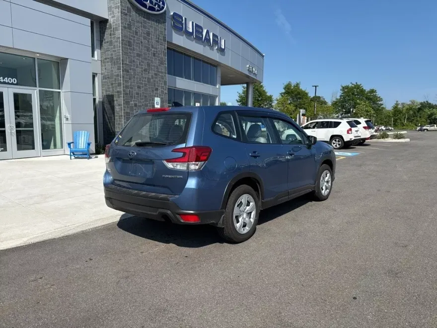 2024 Subaru Forester Base photo 1