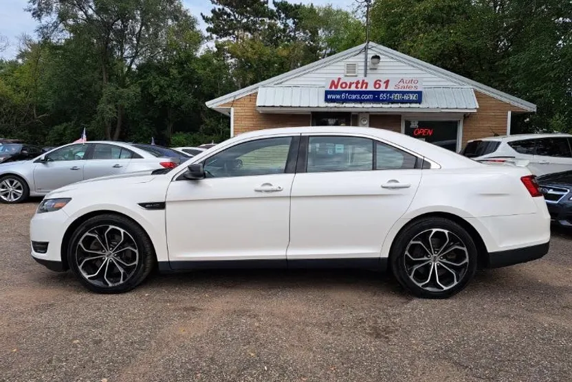 2016 Ford Taurus SHO photo 1