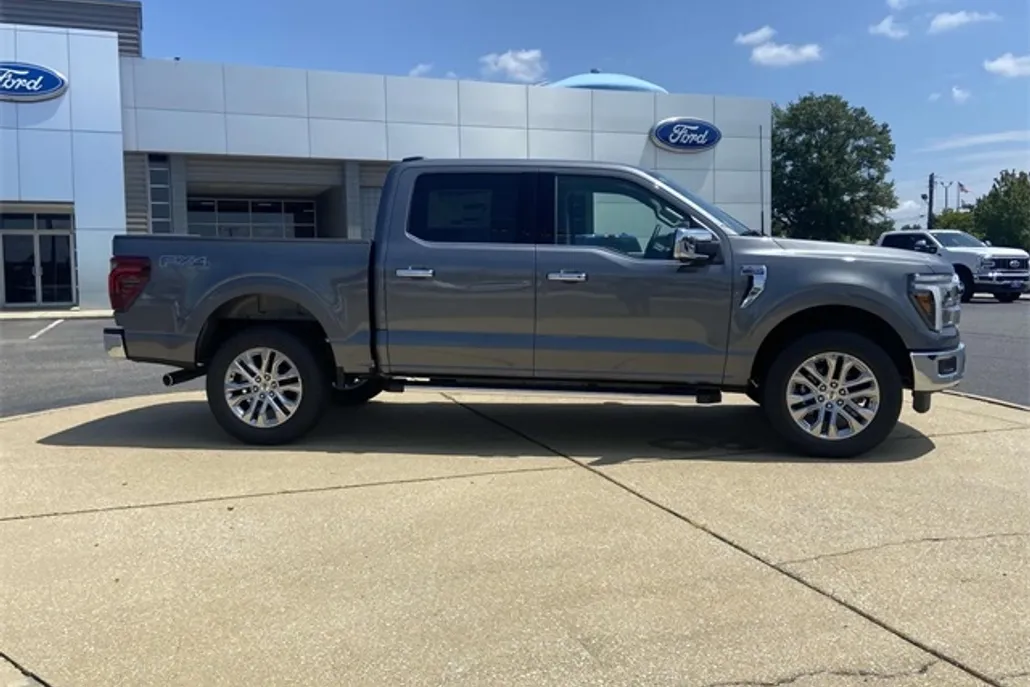 2025 Ford F-150 Lariat photo 1