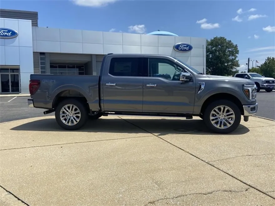 2025 Ford F-150 Lariat photo 1