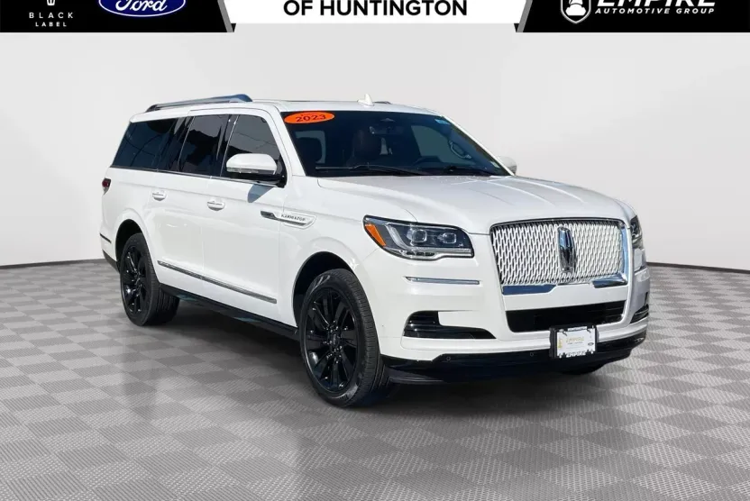 2023 Lincoln Navigator Reserve L photo 1