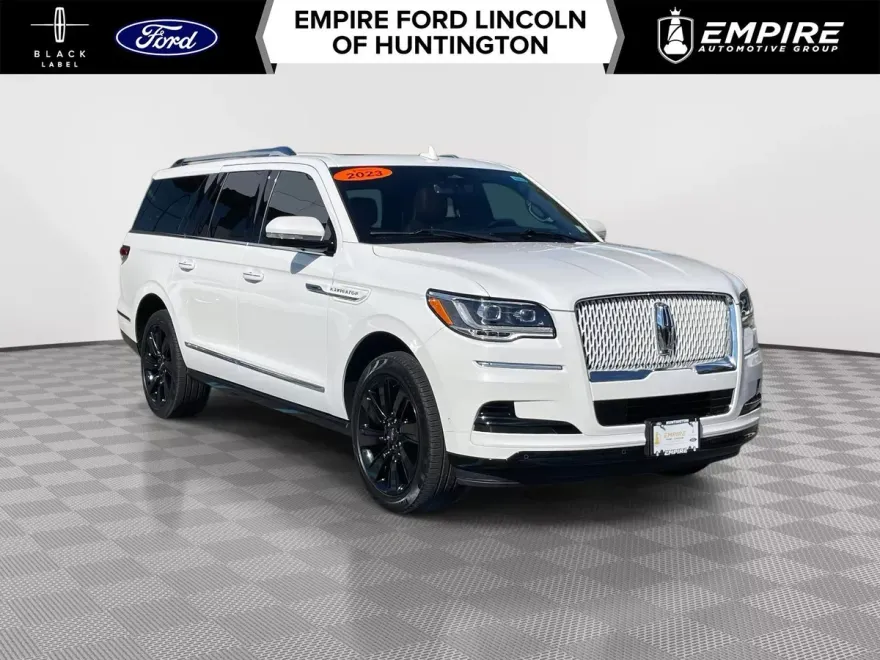 2023 Lincoln Navigator Reserve L photo 1