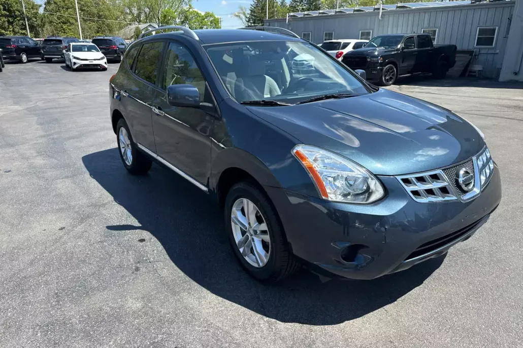2012 Nissan Rogue SV photo 1