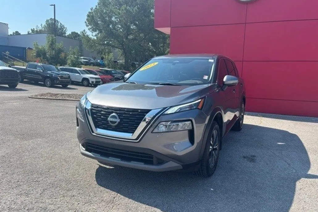 2023 Nissan Rogue SV photo 1