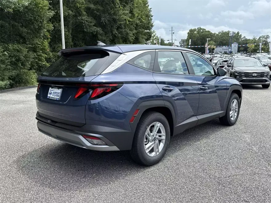 2025 Hyundai Tucson SE photo 1