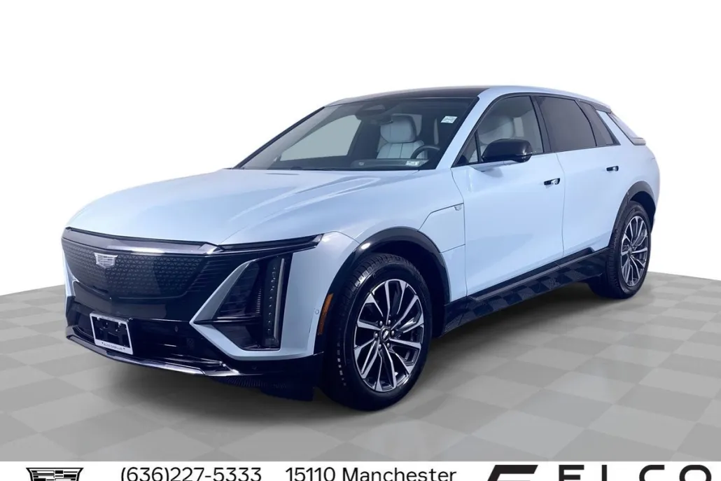 2024 Cadillac Lyriq Sport photo 1