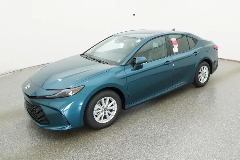 2025 Toyota Camry LE photo 1