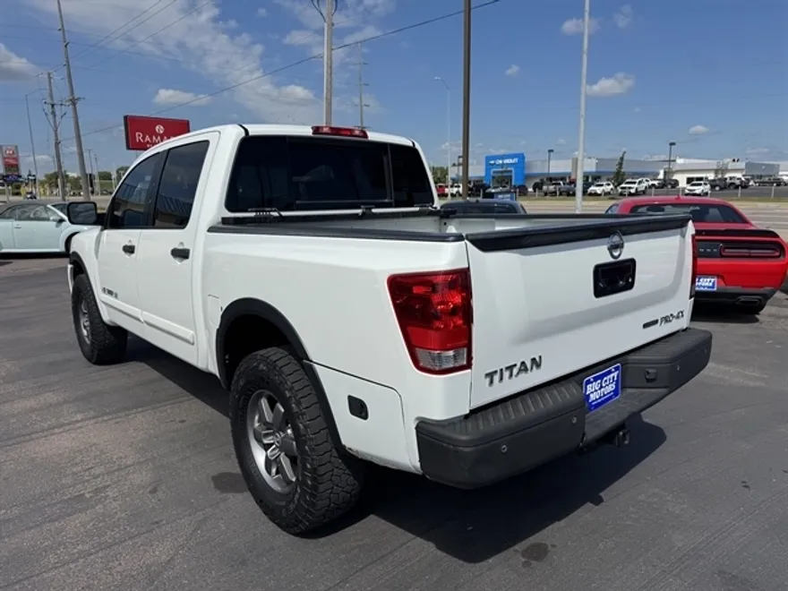 2013 Nissan Titan PRO-4X photo 1