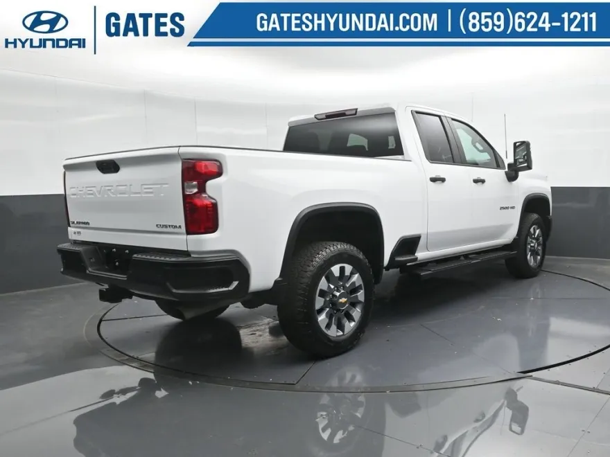 2024 Chevrolet Silverado 2500HD Custom photo 1