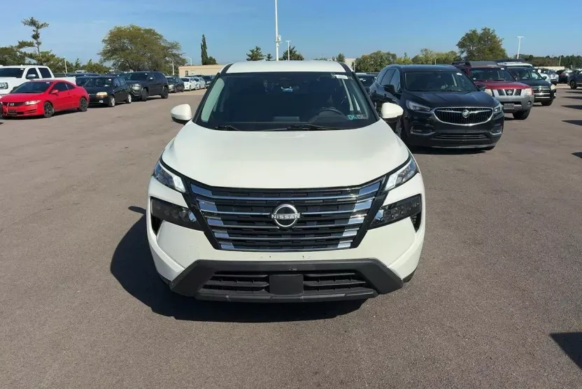 2023 Nissan Rogue SV photo 1