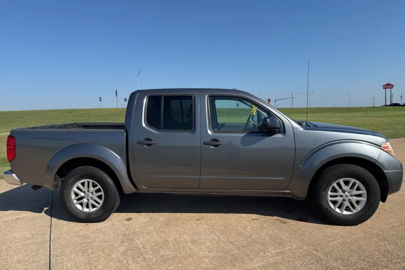 2018 Nissan Frontier SV photo 1