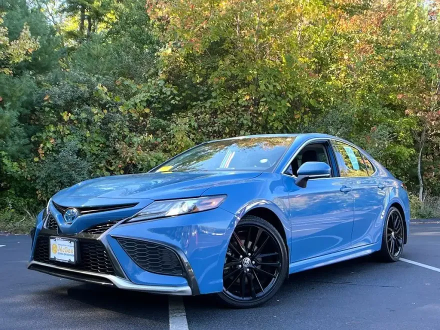 2024 Toyota Camry Hybrid XSE photo 1