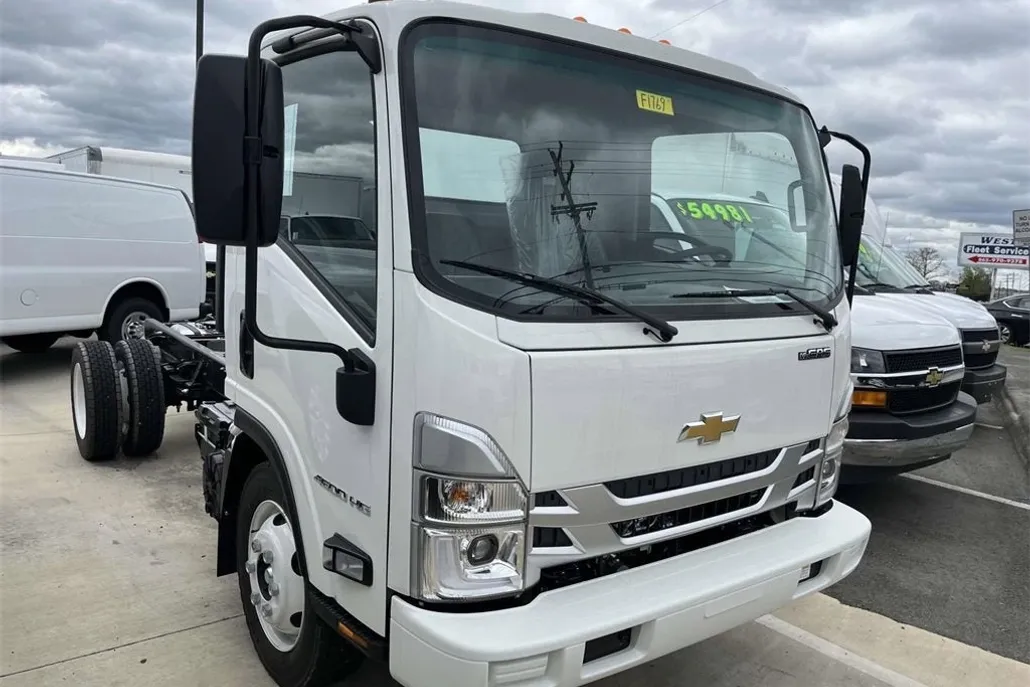 2024 Chevrolet Silverado 4500HD Base photo 1